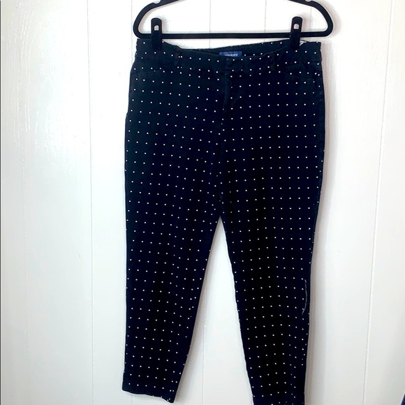 Old Navy Pants - 🎉3/$20 Old Navy Pixie Mid Rise Black White Pants